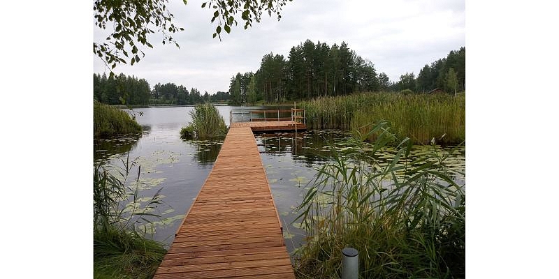 Production of pontoons, custom installation