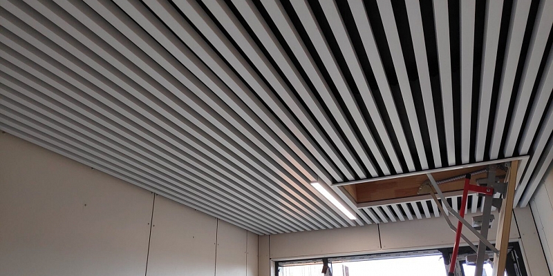 Монтаж подвесных потолков