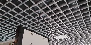 Осмотр подвесного потолка