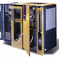 Screw type compressor with refrigeration type dryer