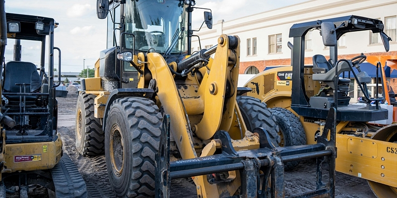 Rezerves daļas Zemes rakšanas, Ceļu būves, Celtniecības un Materiālu kraušanas tehnikai