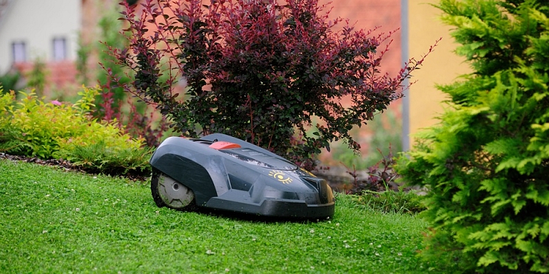 Robotizēto zāles pļāvēju uzstādīšana visā Latvijā